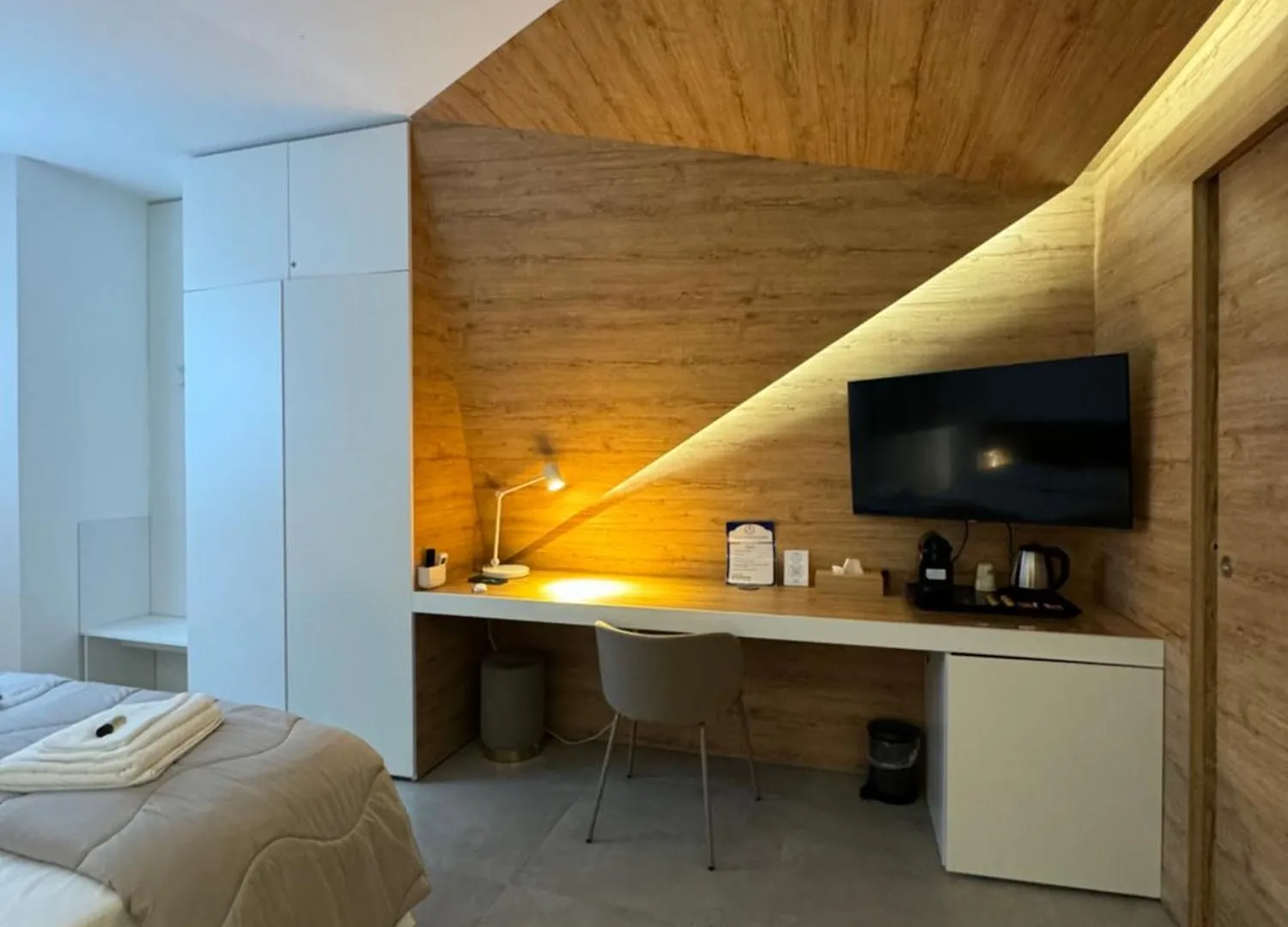 Space Tower Rooms Neapel Italien
