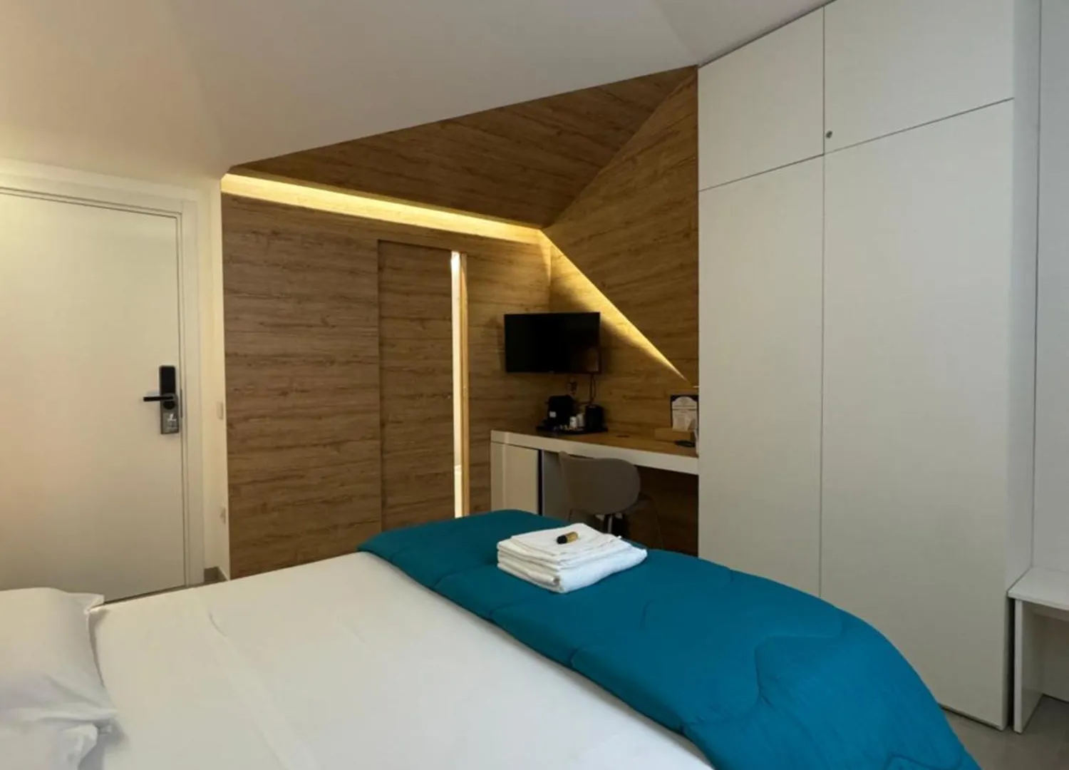 Space Tower Rooms Neapel 0*,