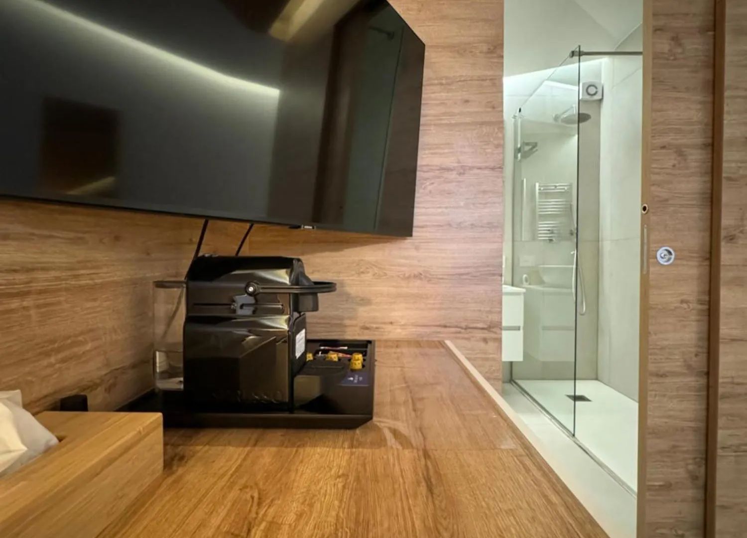 Space Tower Rooms Neapel Italien