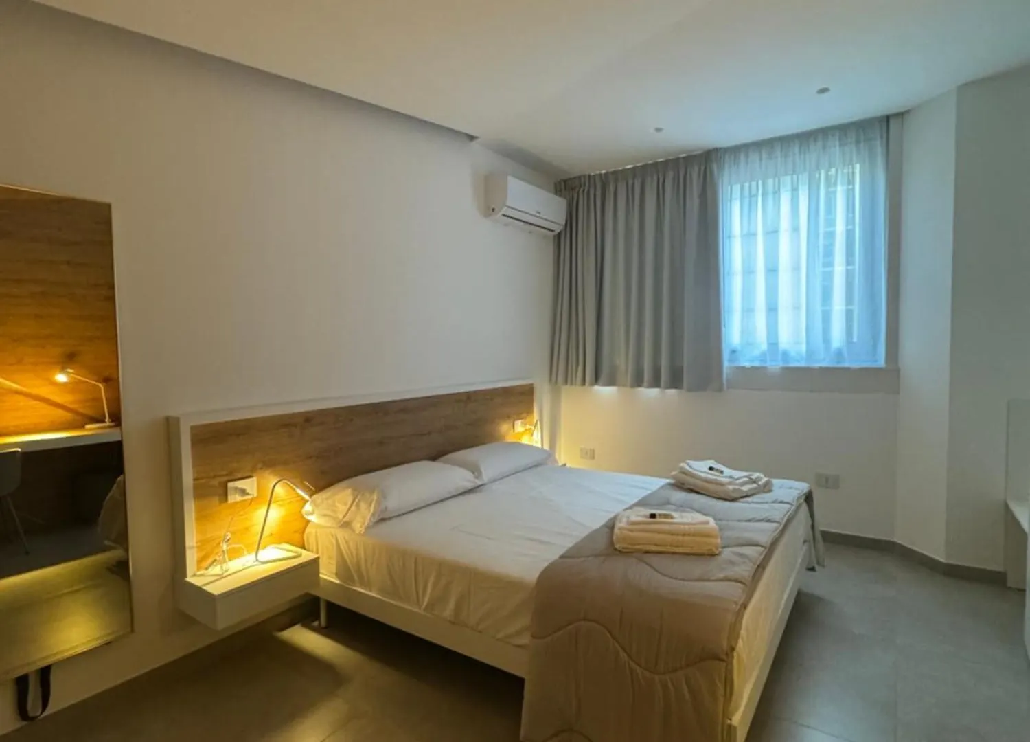 Space Tower Rooms Neapel Bed & Breakfast