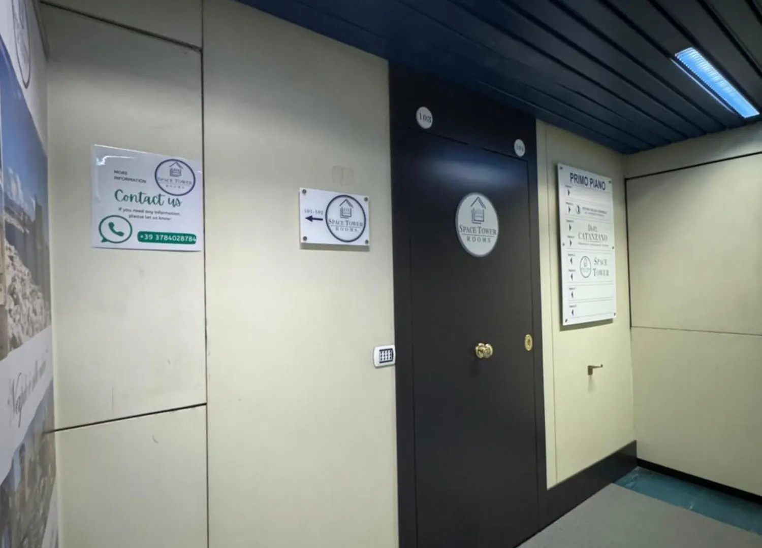 Space Tower Rooms Neapel 0*,  Italien
