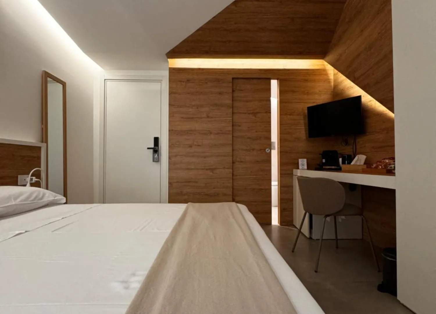 Space Tower Rooms Neapel