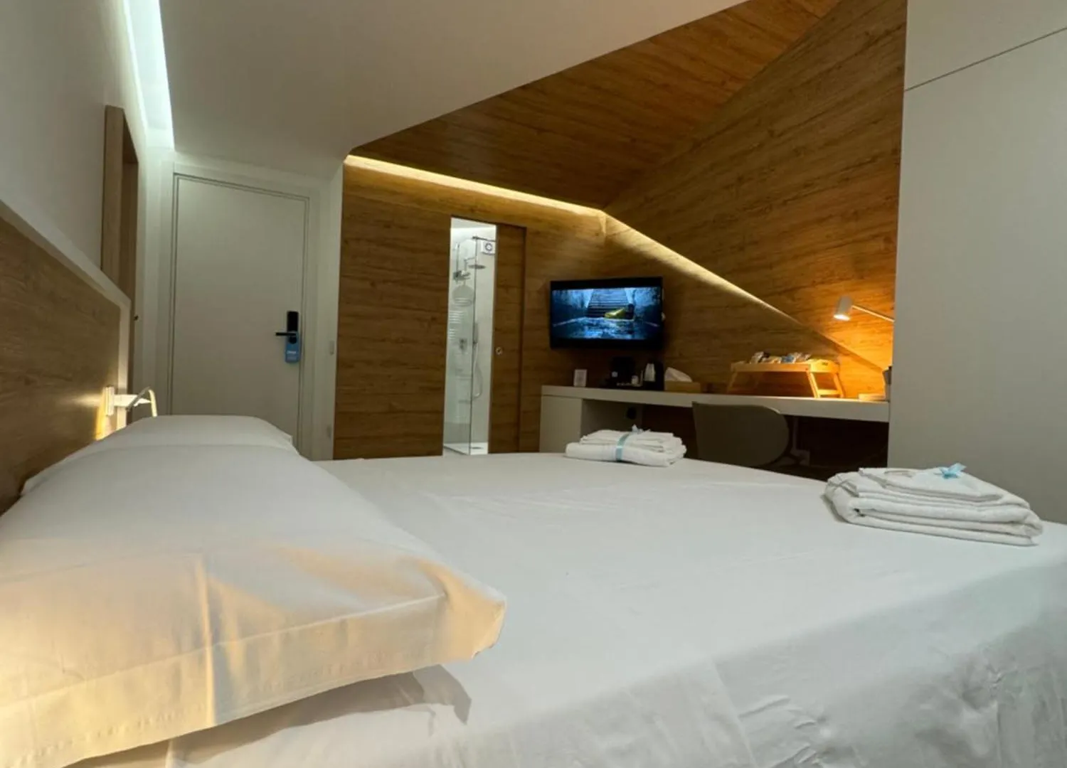 Space Tower Rooms Neapel Bed & Breakfast