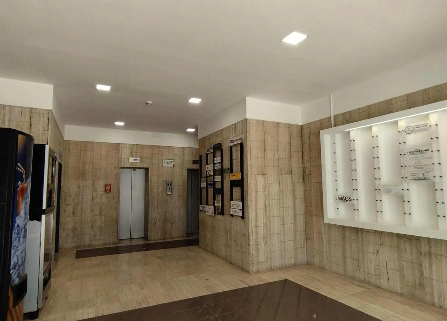 Space Tower Rooms Neapel Italien