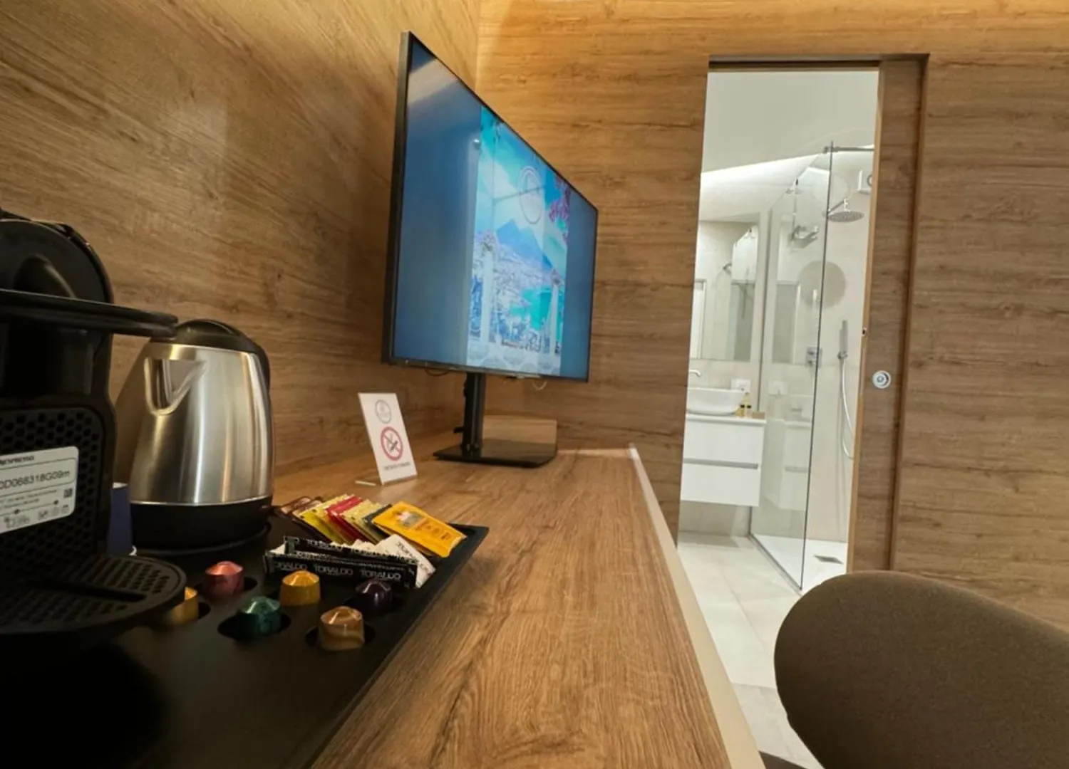 Space Tower Rooms Neapel 0*,
