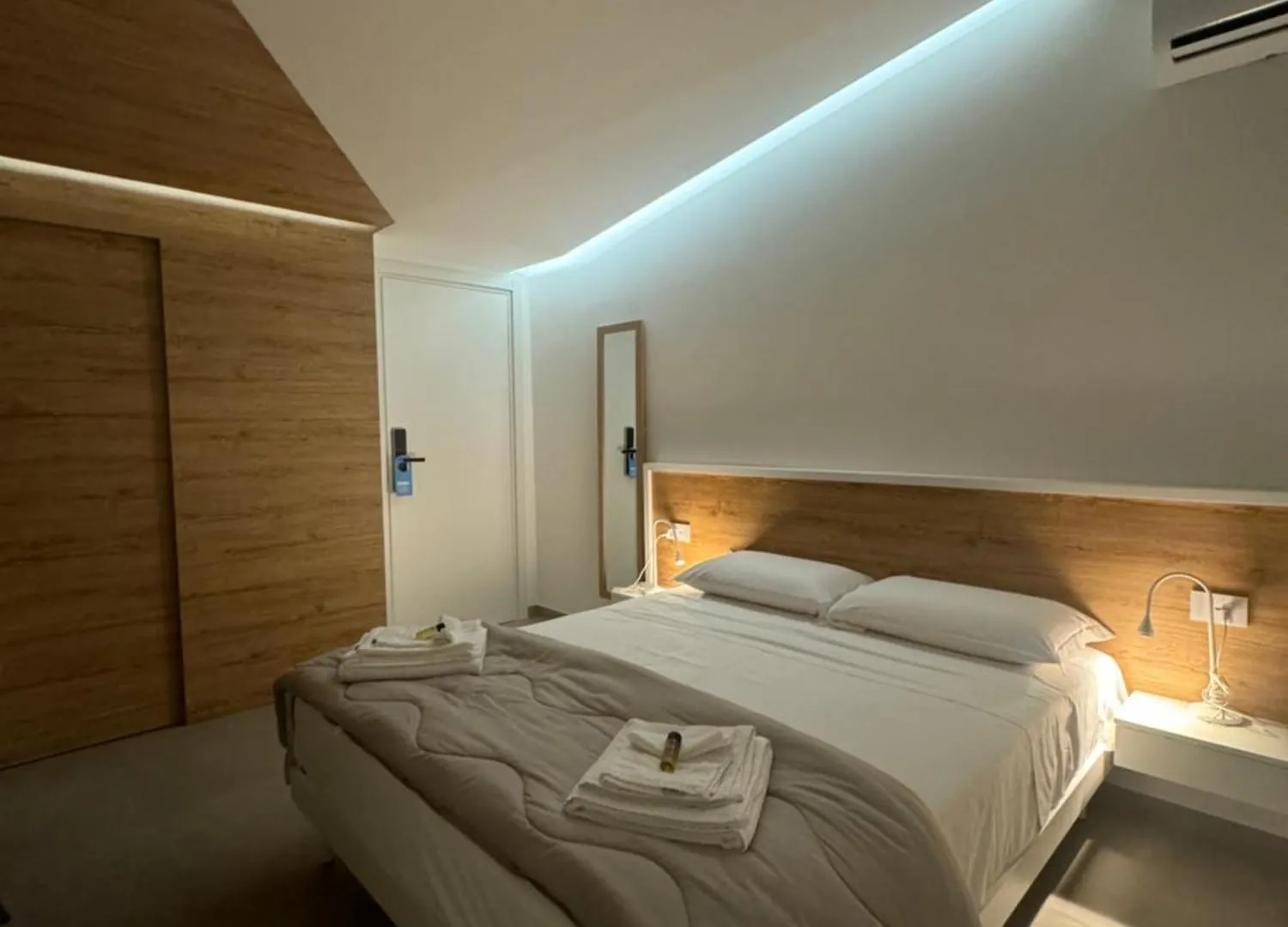 Space Tower Rooms Neapel