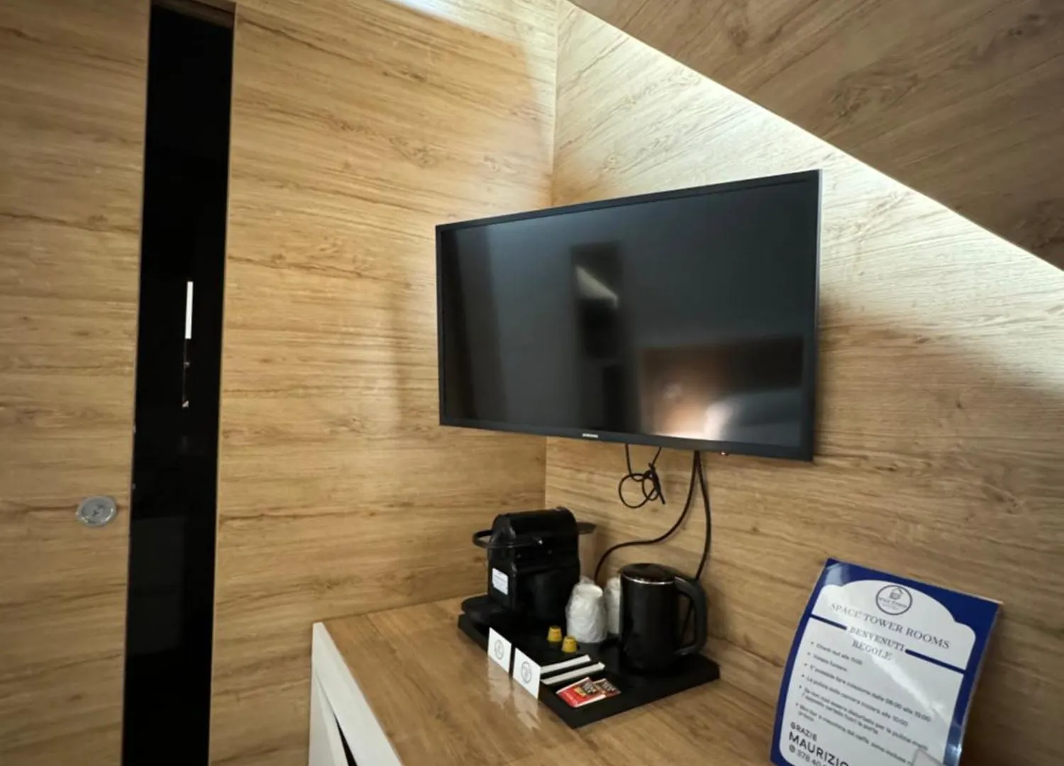 Bed & Breakfast Space Tower Rooms Neapel