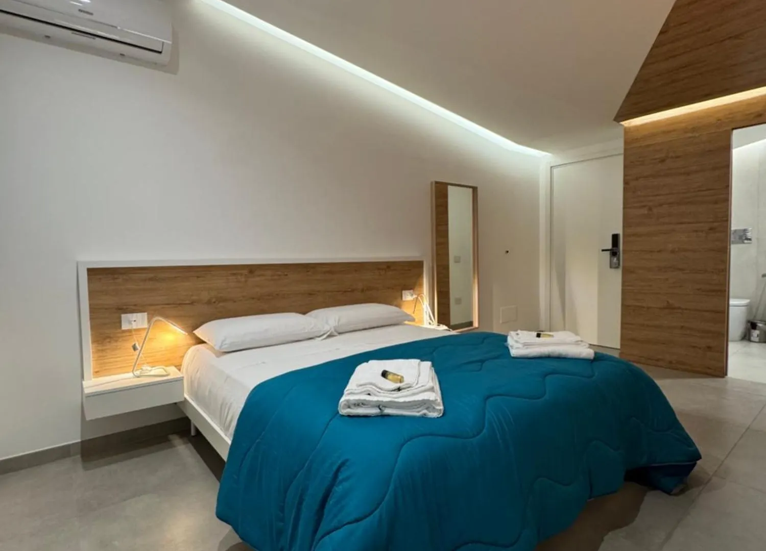 Space Tower Rooms Neapel Bed & Breakfast