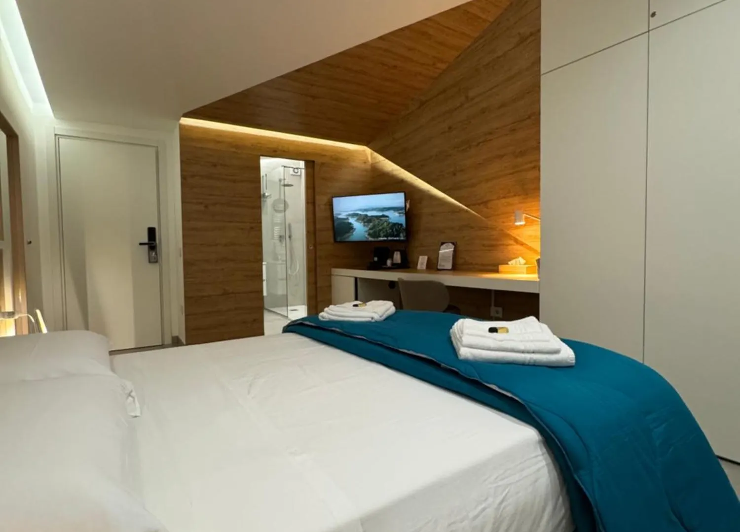 Space Tower Rooms Neapel Italien