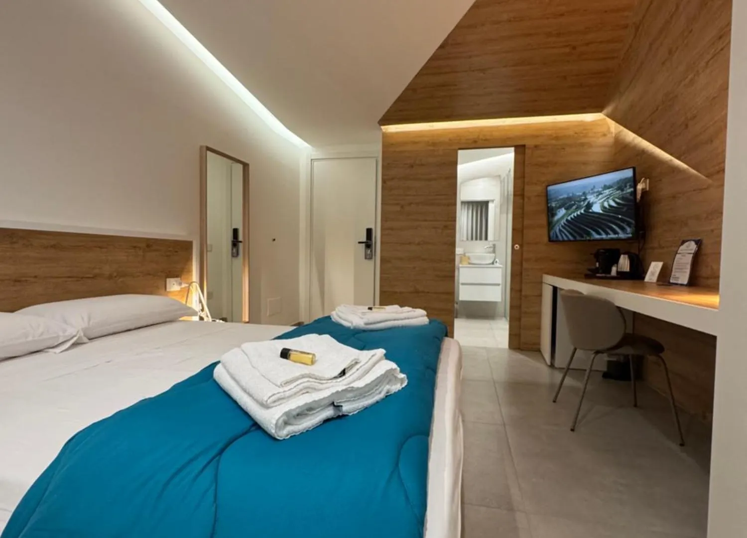 Space Tower Rooms Neapel 0*,